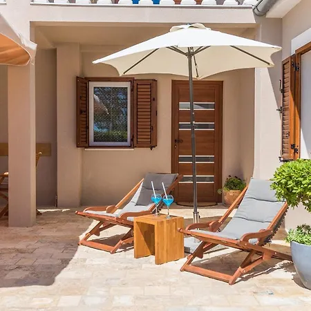 Holiday Lukica Ferienhaus *