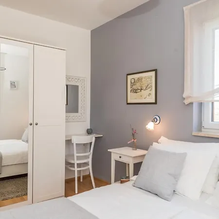 Ferienhaus Holiday Lukica *