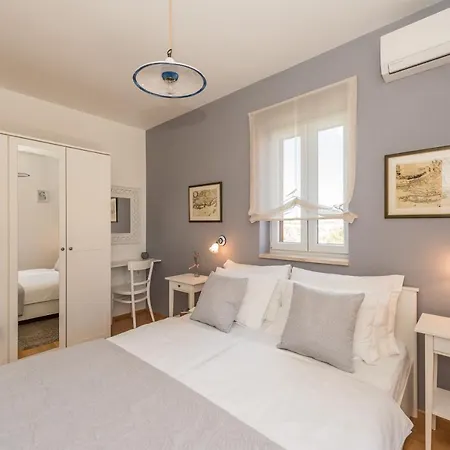 Ferienhaus Holiday Lukica *
